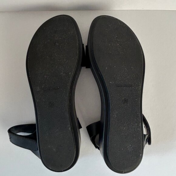 Classic Steve Madden black sandals 🖤 - Picture 4 of 4